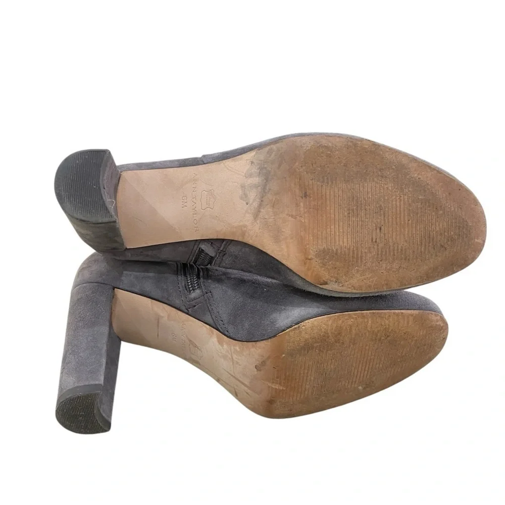 Ann Taylor gray 100% suede round toe side zip block heel booties size 6